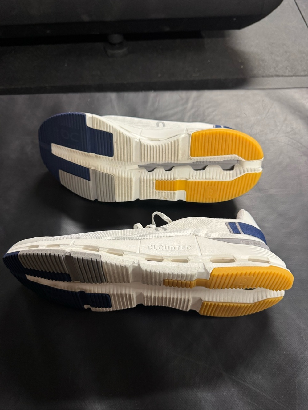 On Running Men's Cloudnova Sneakers with Navy Accents Size 10.5 - Picture 2 of 5